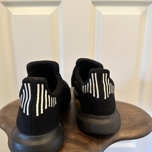 Adidas Swift Run 1.0 Running Shoes - Women's Size 6.5 - Picture 3 of 6